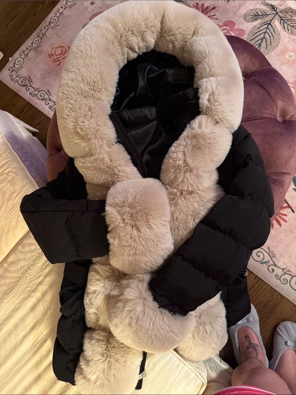 SHEIN Black Puffer Coat with Cream Faux-Fur Trim